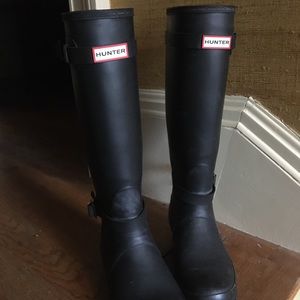 Tall black hunter boots with fleece liners